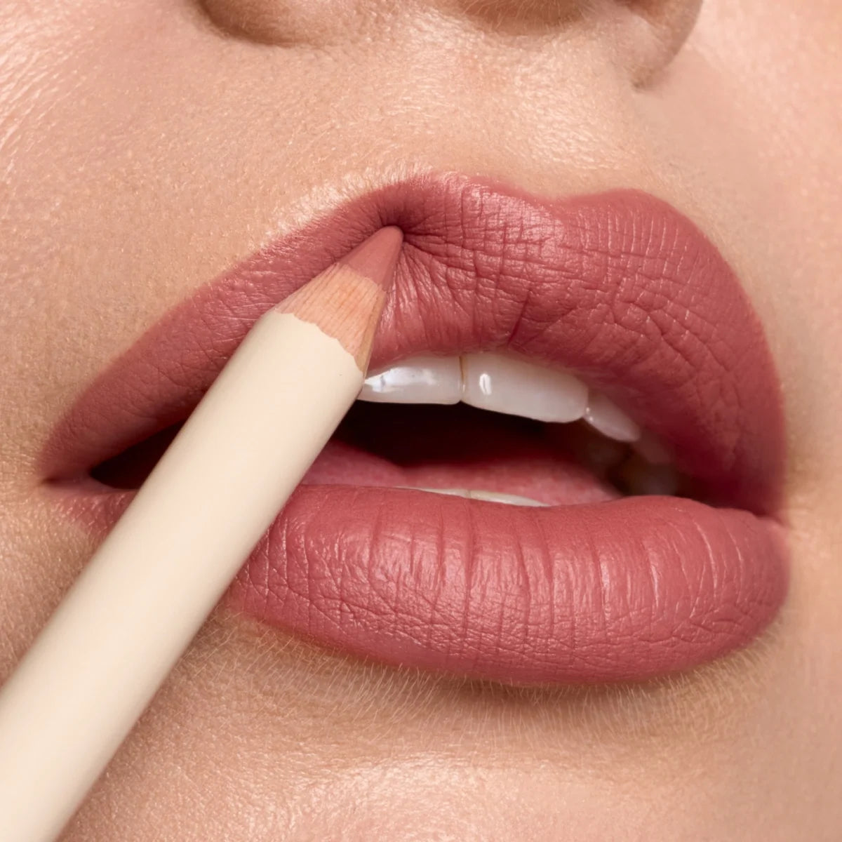 LIPPEN 02 MOUSSE